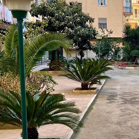 L'Angolo Del Sorriso 那不勒斯 外观 照片
